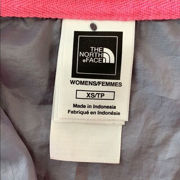 New The North Face packable wind shell. XS - Picture 3 of 4